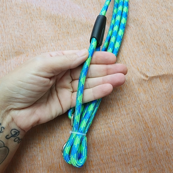 ‼️3/$25‼️DONATING SOON •🎉Host Pick🎉 DOGGY Styling Colorful Leash and Ball - Picture 3 of 6